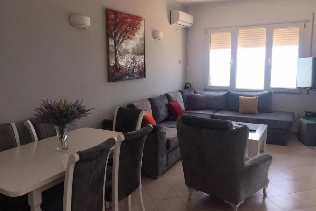 Modern Sea View Apartment For A Perfect Holiday Durres Exterior photo