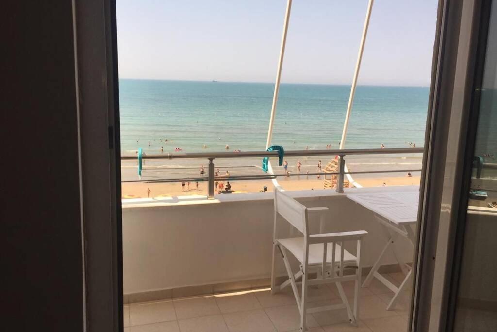 Modern Sea View Apartment For A Perfect Holiday Durres Exterior photo